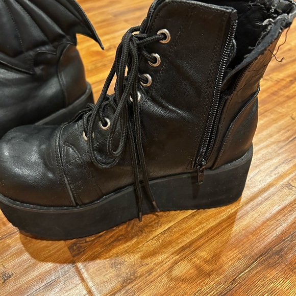 vampire/ bat boots - Picture 7 of 7